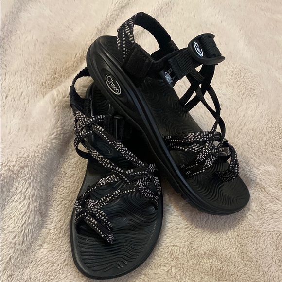 Chaco Women's Black Sandals - Picture 2 of 7